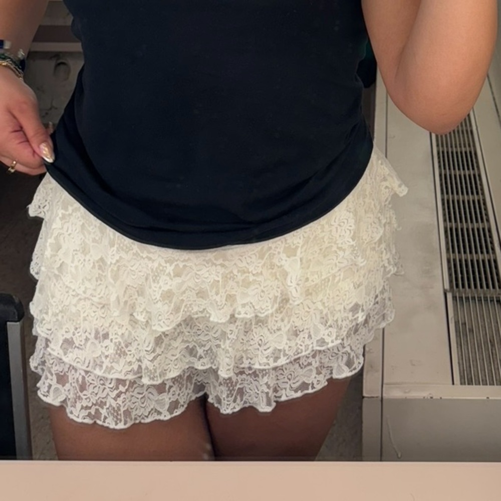 Windsor Ivory Lace Tiered Mini Skirt - Picture 6 of 6